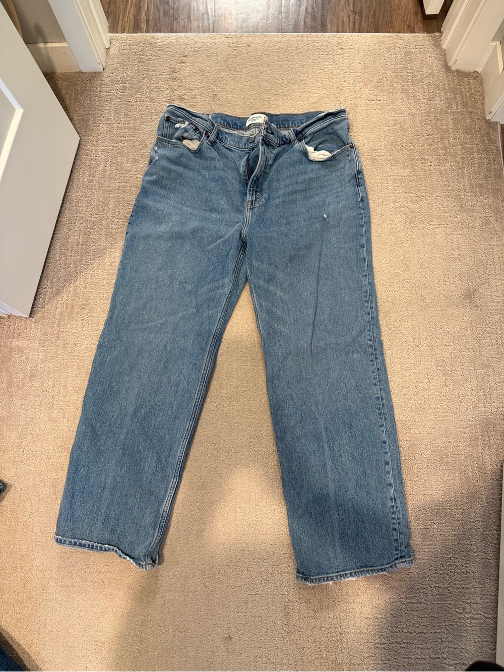 Abercrombie & Fitch Straight-Leg Jeans in Blue Wash